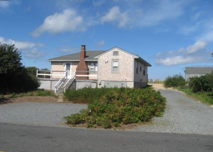 4 Bedroom House Rental in Dennis, MA - Private Beach Waterfront on Cape Cod Bay