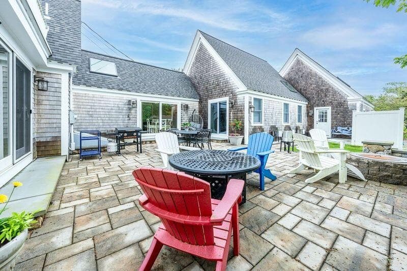 THOGA--COASTAL RETREAT, SLEEPS 12